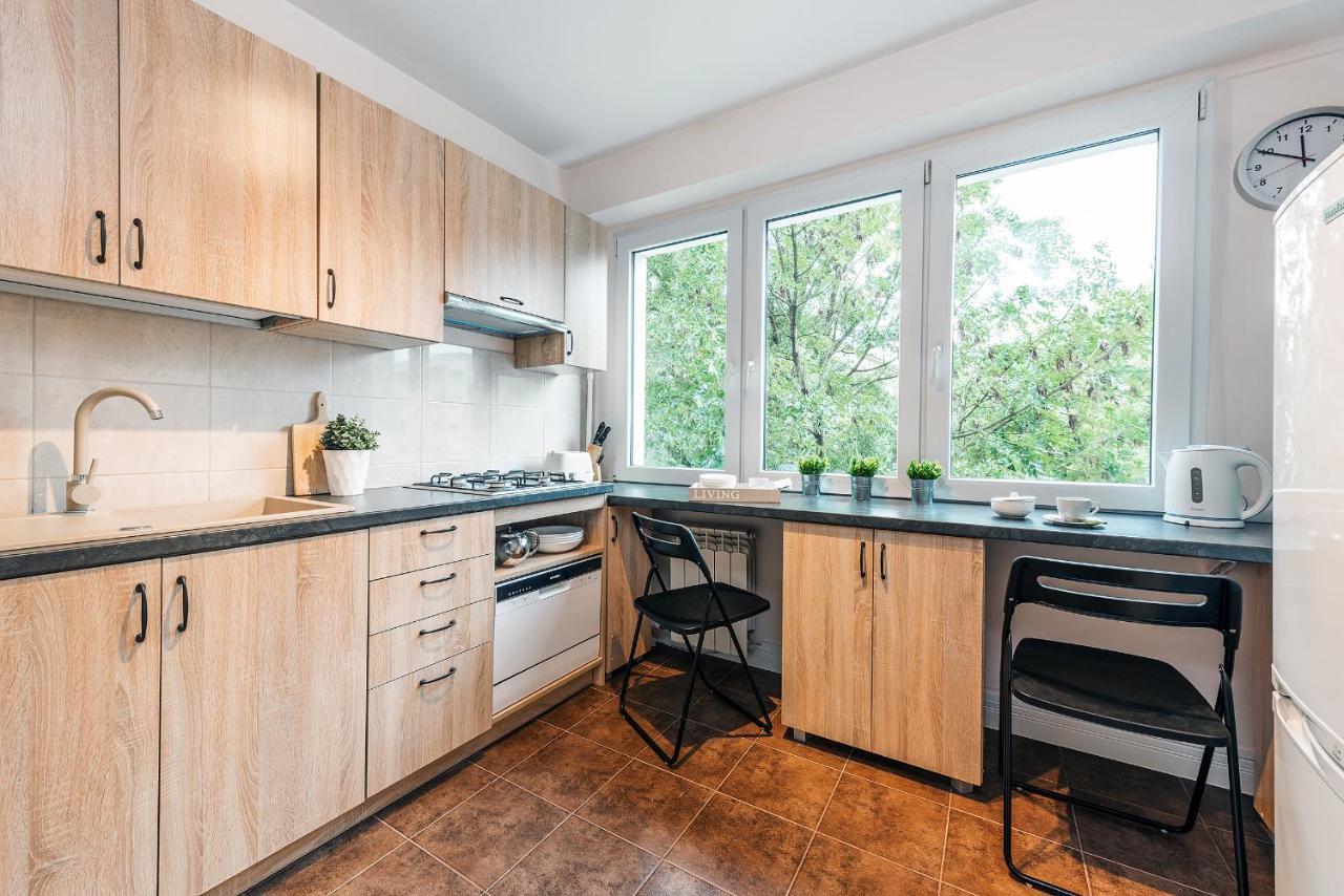 Apartment 3 Bedroom Kasprzaka - P&o Serviced